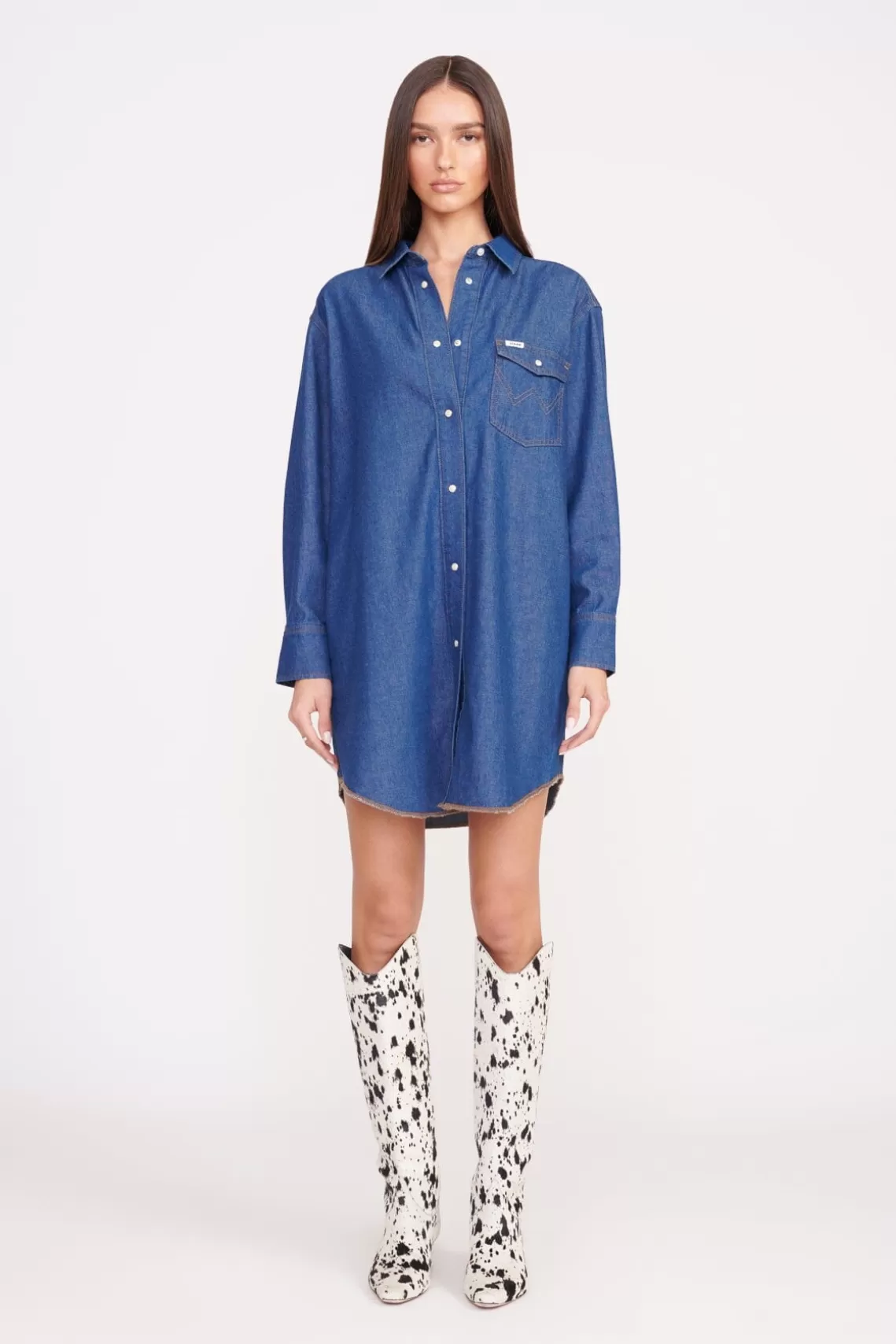 STAUD + WRANGLER THE OVERSIZED WESTERN  DARK RINSE